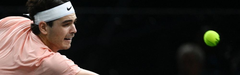  弗里茨发球时速破纪录震撼全场观众