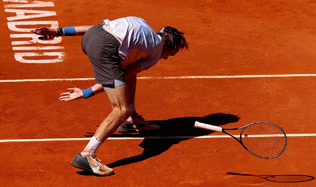  蒂姆底线相持显威力克名将成功复仇