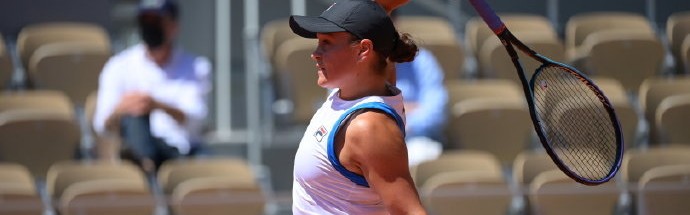  斯维亚泰克卫冕成功，罗兰加洛斯再捧金杯