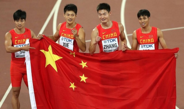  中国男网集体爆发，张之臻率队首进戴维斯杯八强