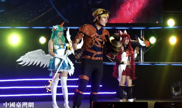  电竞巾帼英豪绽放赛场别样风采