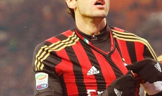  巴西传奇卡卡正式退役，告别仪式温情满满