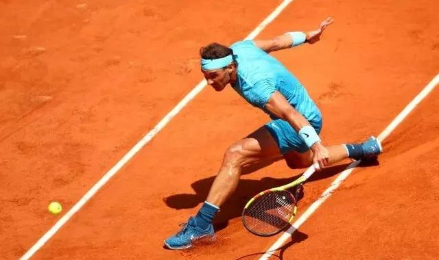  布斯塔红土场地展现泥地之王本色