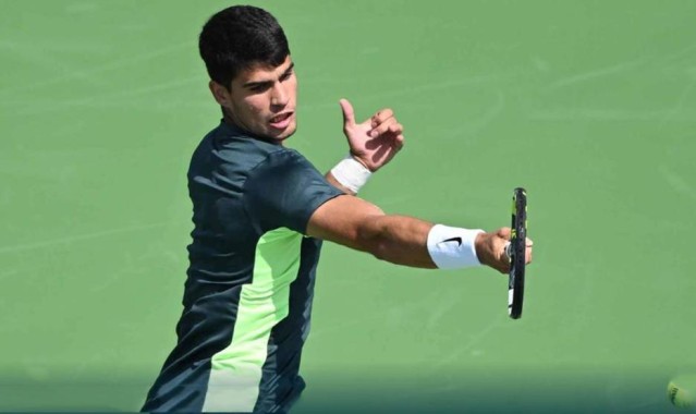  胡尔卡奇挽救破发点，长盘较量笑到最后