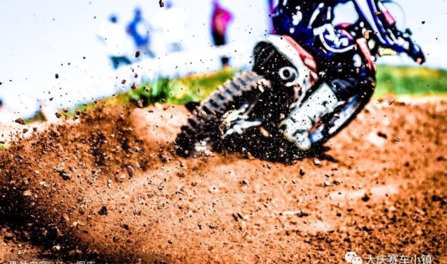  贾巴尔攻防俱佳，迪拜免税网球锦标赛封后