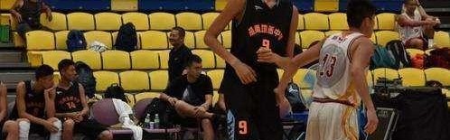  篮坛新星闪耀赛场，未来之星初露锋芒