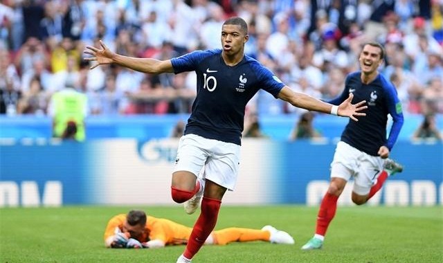  阿根廷超新星加盟巴黎，天赋少年备受期待