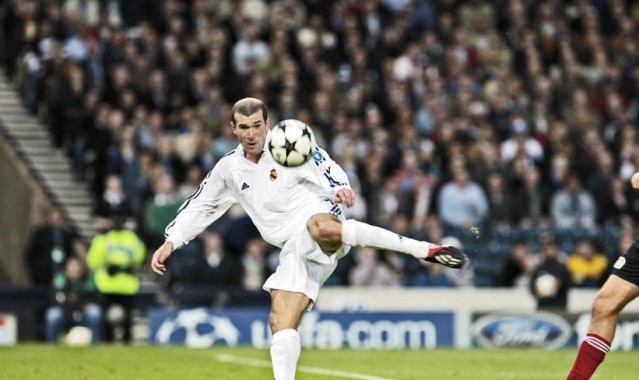  足坛名帅执教新政，战术革新引领潮流  