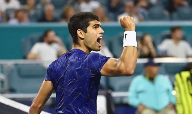  阿尔卡拉斯青春风暴，温网决赛创历史佳绩