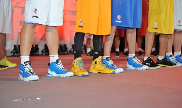  篮球鞋科技革新，新款战靴助力球员弹跳