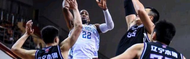  篮板王争夺激烈，内线霸主谁属