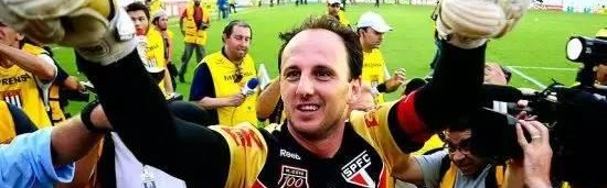  南美洲解放者杯小组赛冷门迭爆黑马球队突围成功