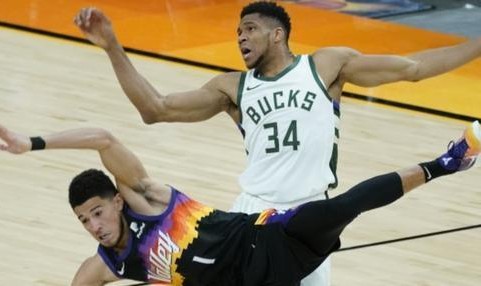  贾巴尔发球上网战术奏效轻取胜利果实