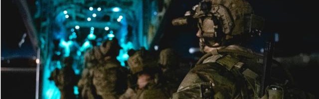  雨战激斗不分胜负，双方握手言和收场