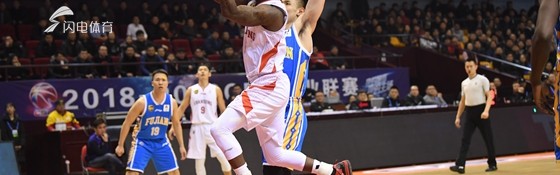  山东高速全员皆兵，团队篮球击溃广东队