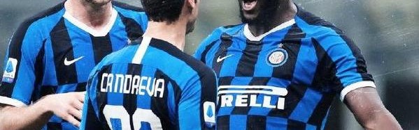  中场核心远射世界波，助球队登顶榜首