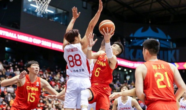  教练临场变阵奇效，替补席成制胜奇兵