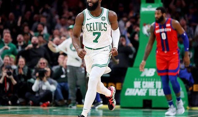  杰伦布朗强势发挥凯尔特人力克篮网