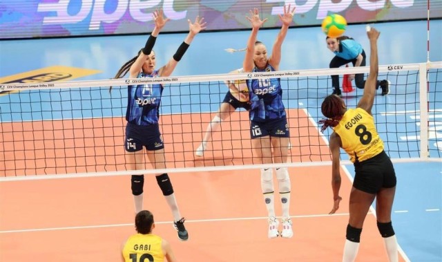  贝雷蒂尼发球上网，鹿特丹站打破冠军荒