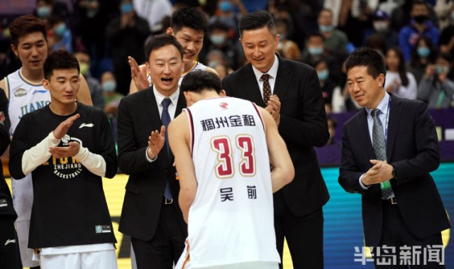  全明星周末欢乐多，技巧挑战展现球星风采