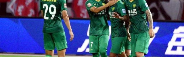  联赛积分榜首，卫冕冠军领跑群雄