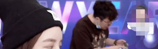  电竞主播人气爆棚带动粉丝经济