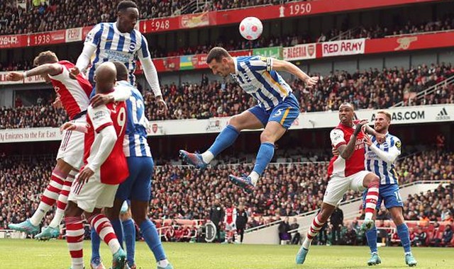  阿森纳主场憾平劲旅，争四形势愈发激烈  