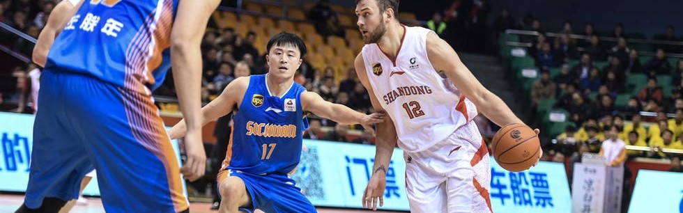  广东宏远末节发力，战胜新疆稳固联赛榜首