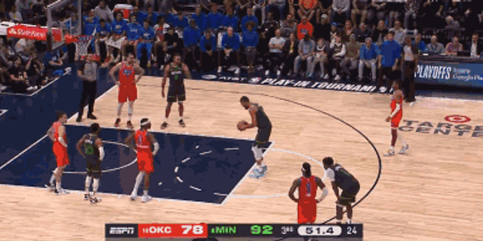  罚球线上稳如泰山锁定比赛胜局