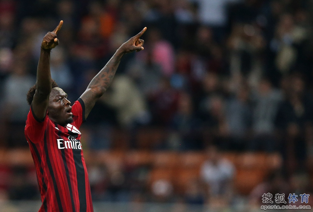  任意球大师显威，直接破门锁定胜局