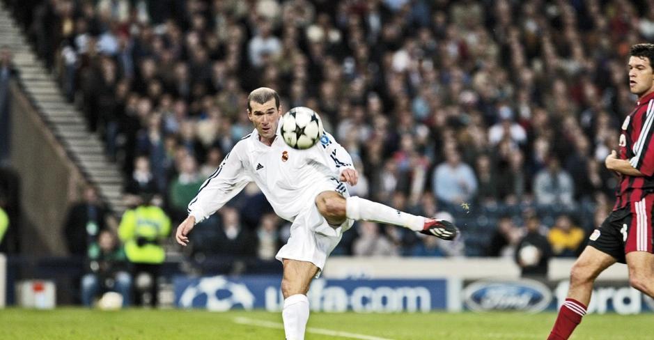  足坛名帅执教新政，战术革新引领潮流  