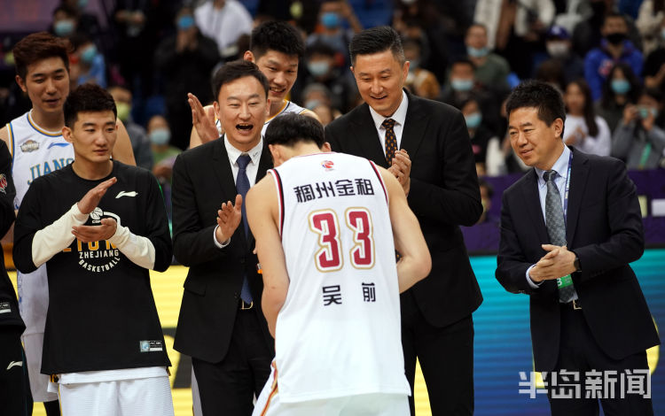  全明星周末欢乐多，技巧挑战展现球星风采