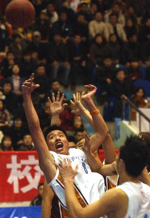  大学生篮球超级联赛，北大战胜清华夺冠