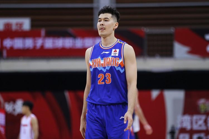  王哲林双二十加冕福建擒下南京同曦